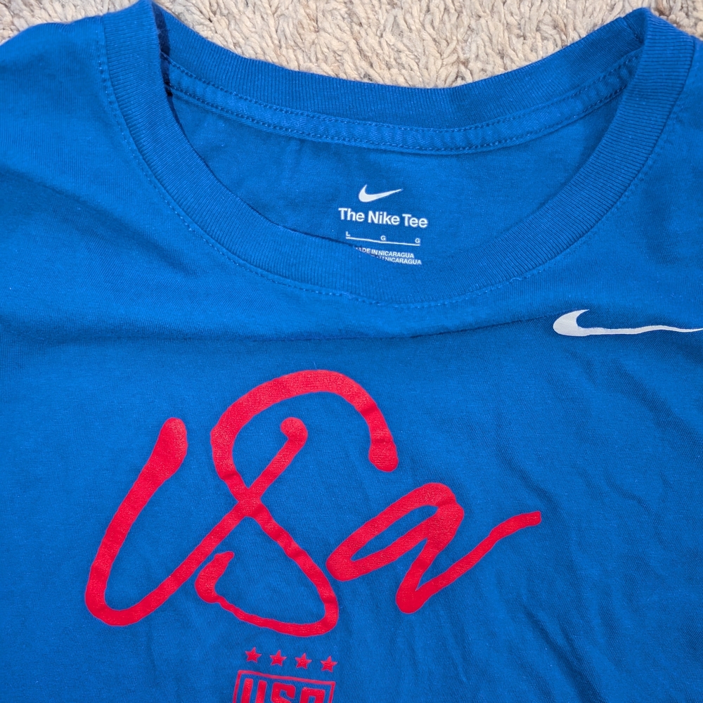 Nike USA Women's Tee Size Large